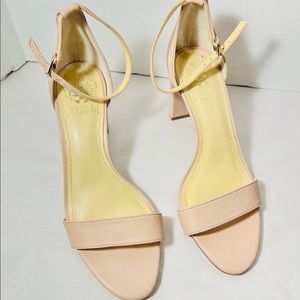 Vince Camuto peach colored ankle strapped heeled sandals size 7 1/2